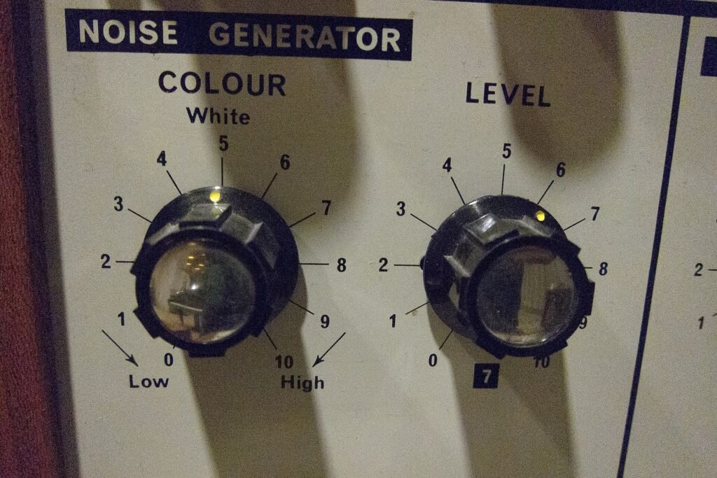 Noise generator colour and level knobs on an EMS VCS3 synthesizer